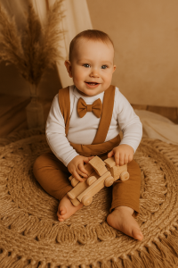 Komplet Body zapinane z boku z muszką + Spodnie Karmel Jasny brąz Chrzest Urodziny Roczek 